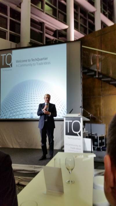 Wirtschaftsdezernent Markus Frank begrt die Frderung Frankfurts als Metropole fr fr junge Unternehmen der Finanztechnologie Fintechs)durch den Bund bei der Erffnung des Tech Quartiers am 17.11.2016.