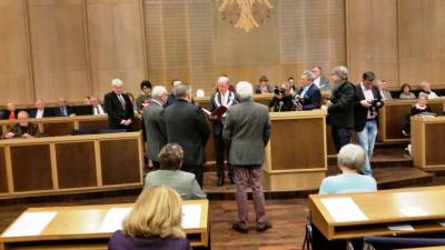 Plenarsitzung vom 17.11.2016: Verleihung der Ehrenbezeichnung \