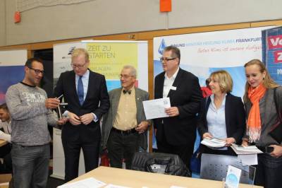 Chriane Loizides und Verena David auf der Frankfurter Ausbildungsmesse im Feuerwehrzentrum am Marbachweg am 29.September 2017