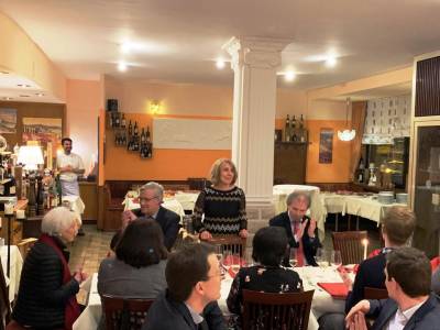 Neujahrsempfang im Ristorante Bologna am 22.02.2019

In der Bildmitte: Christiane Loizides, CDU-Stadtverordnete und Vorsitzende der CDU Dornbusch, bei der Begrung anlsslich des Neujahrsempfangs 2019 