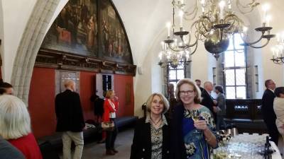 Christiane Loizides im Gesprch mit der estnischen Generalkonsulin in Frankfurt


