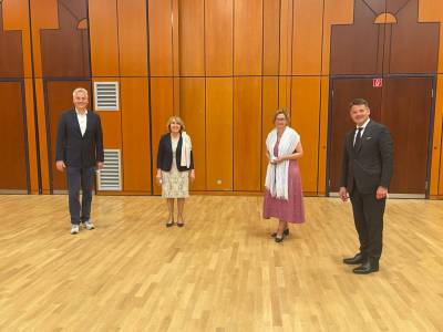 (v.l.:) Bundestagskandidat Axel Kaufmann mit Christiane Loizides, Bettina M. Wiesmann MdB und Landtagsprsident Boris Rhein MdL. 