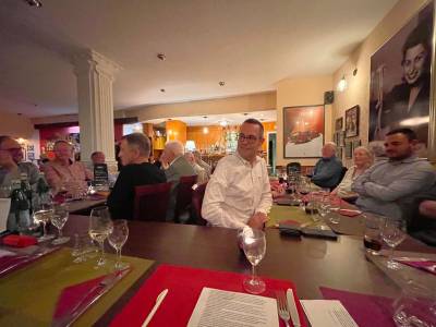 Mitglieder der CDU lauschen den Wortbeitrgen