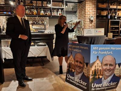 Die Vorsitzende der CDU Dornbusch mit Uwe Becker